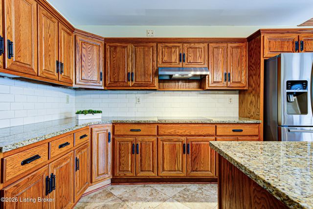 601 Oak Branch Rd, Louisville, KY 40245