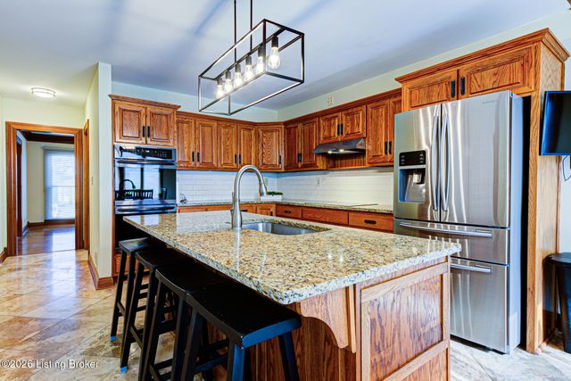 601 Oak Branch Rd, Louisville, KY 40245