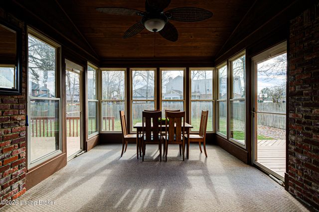 601 Oak Branch Rd, Louisville, KY 40245