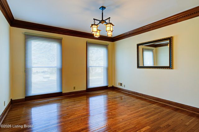 601 Oak Branch Rd, Louisville, KY 40245