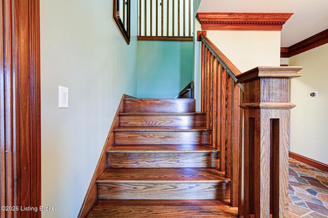 601 Oak Branch Rd, Louisville, KY 40245