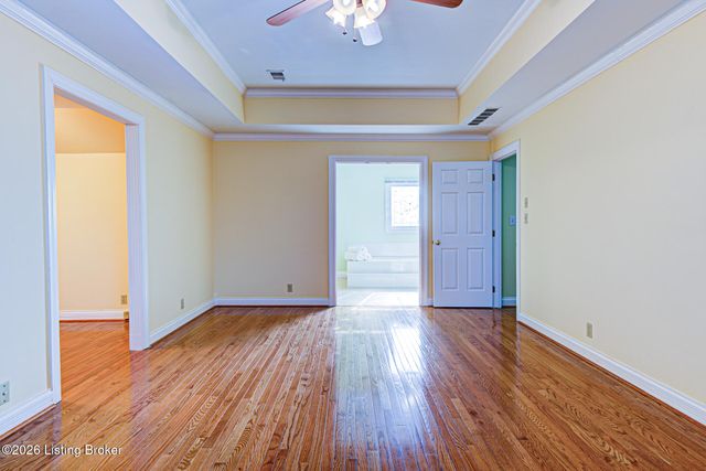 601 Oak Branch Rd, Louisville, KY 40245