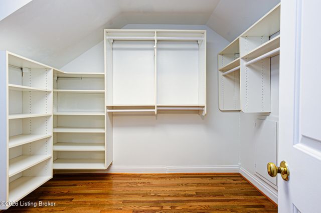 601 Oak Branch Rd, Louisville, KY 40245