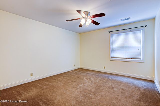 601 Oak Branch Rd, Louisville, KY 40245