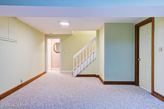 601 Oak Branch Rd, Louisville, KY 40245