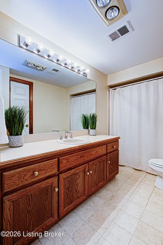 601 Oak Branch Rd, Louisville, KY 40245