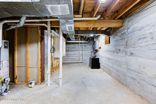 601 Oak Branch Rd, Louisville, KY 40245