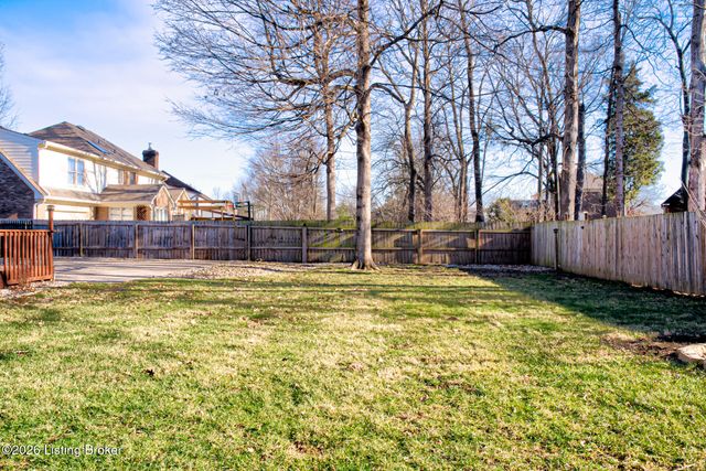 601 Oak Branch Rd, Louisville, KY 40245