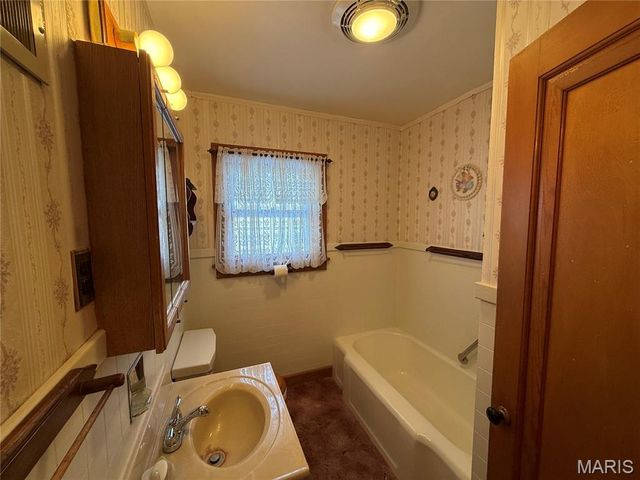 241 Arbor Drive, Alton, IL 62002