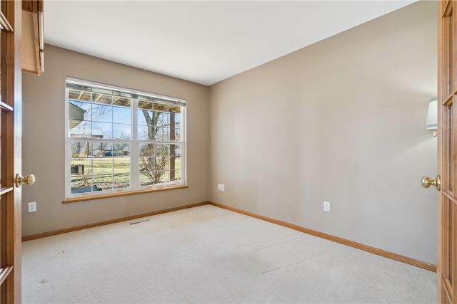 1426 Crossings Court NE, Cedar Rapids, IA 52402