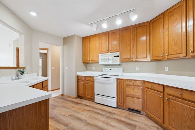 1426 Crossings Court NE, Cedar Rapids, IA 52402