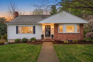 10 Celestine Ter, Stoneham, MA 02180