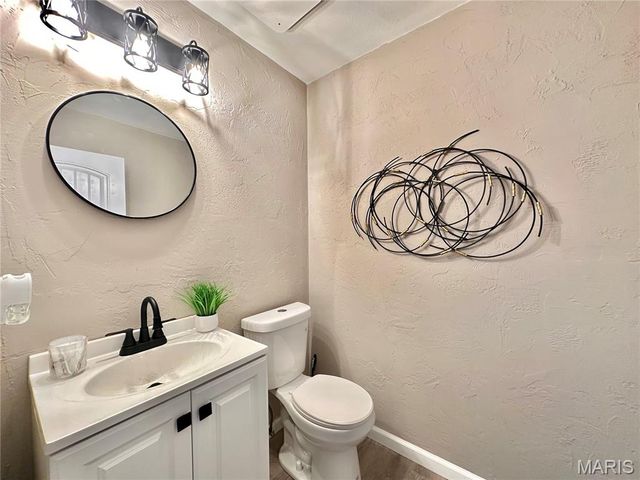 2033 Mapleleaf Drive, Collinsville, IL 62234