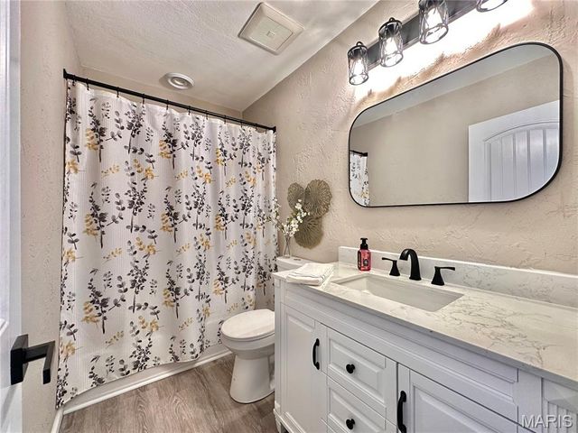 2033 Mapleleaf Drive, Collinsville, IL 62234