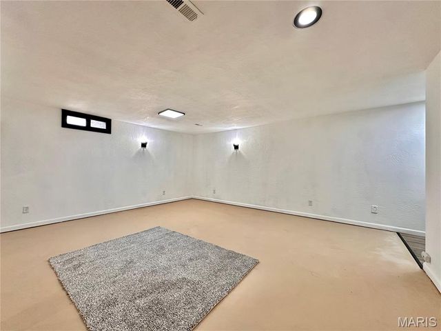 2033 Mapleleaf Drive, Collinsville, IL 62234