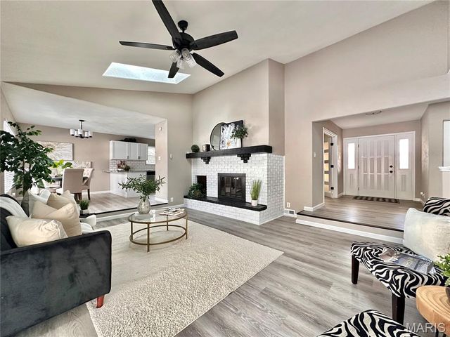 2033 Mapleleaf Drive, Collinsville, IL 62234