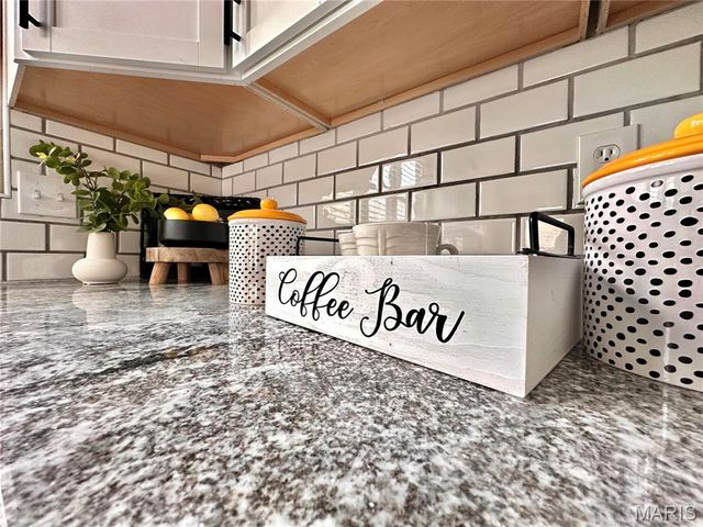 2033 Mapleleaf Drive, Collinsville, IL 62234