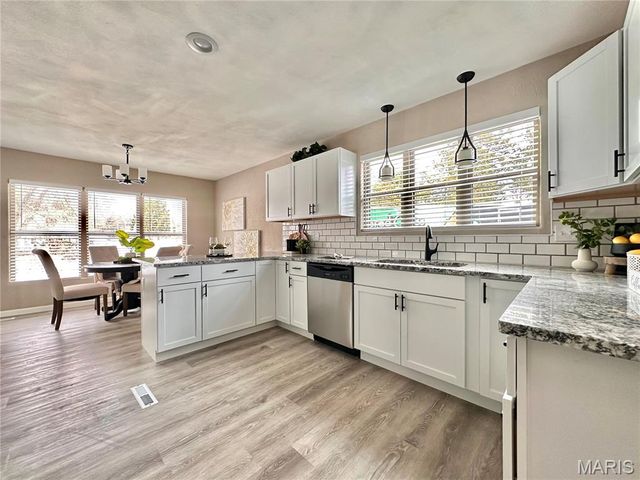 2033 Mapleleaf Drive, Collinsville, IL 62234