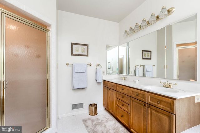 12601 TRIBUNAL LN, Potomac, MD 20854