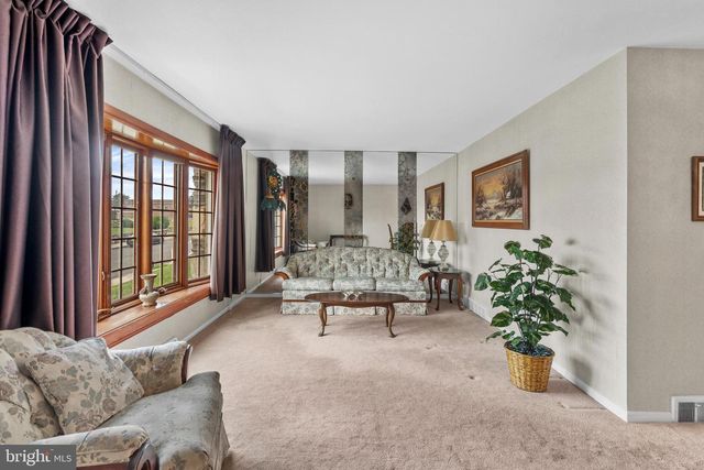 3806 KAREN ST, Philadelphia, PA 19114