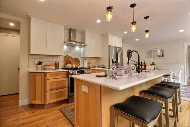 36 Pinecrest Road, North Stonington, CT 06359