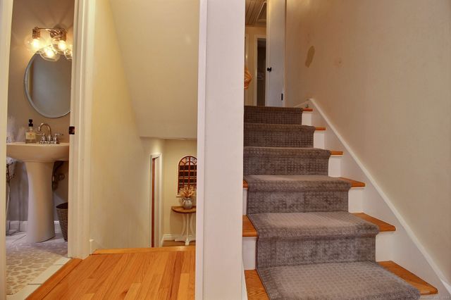 36 Pinecrest Road, North Stonington, CT 06359