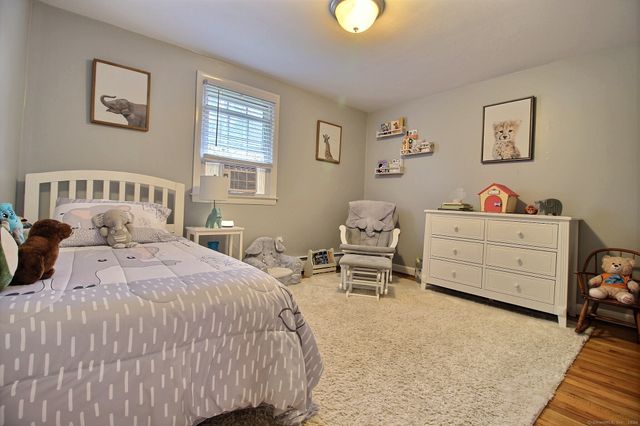 36 Pinecrest Road, North Stonington, CT 06359