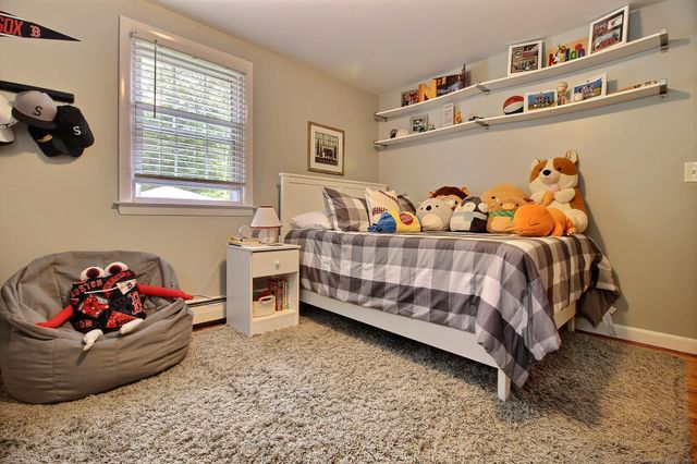 36 Pinecrest Road, North Stonington, CT 06359