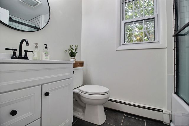 36 Pinecrest Road, North Stonington, CT 06359