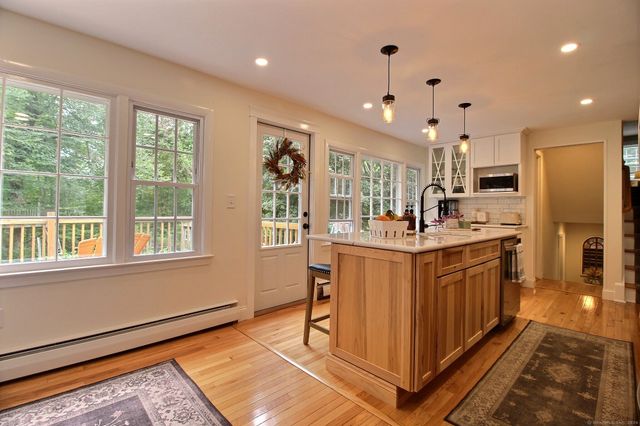 36 Pinecrest Road, North Stonington, CT 06359