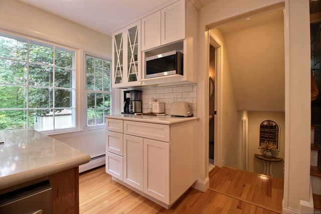 36 Pinecrest Road, North Stonington, CT 06359