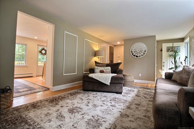 36 Pinecrest Road, North Stonington, CT 06359