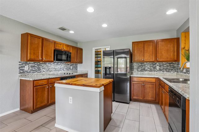 397 Copper Path DR, New Braunfels, TX 78130