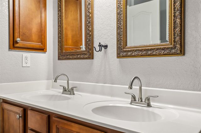 397 Copper Path DR, New Braunfels, TX 78130
