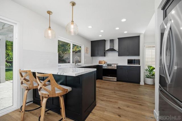 2216 Recodo Ct, Carlsbad, CA 92009