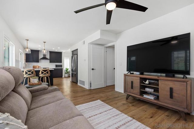 2216 Recodo Ct, Carlsbad, CA 92009