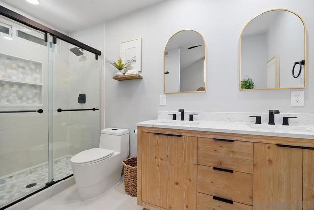 2216 Recodo Ct, Carlsbad, CA 92009