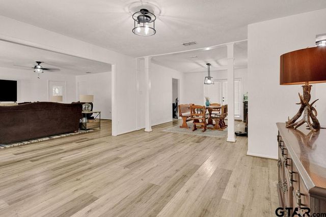 855 Avenue A, Canton, TX 75103