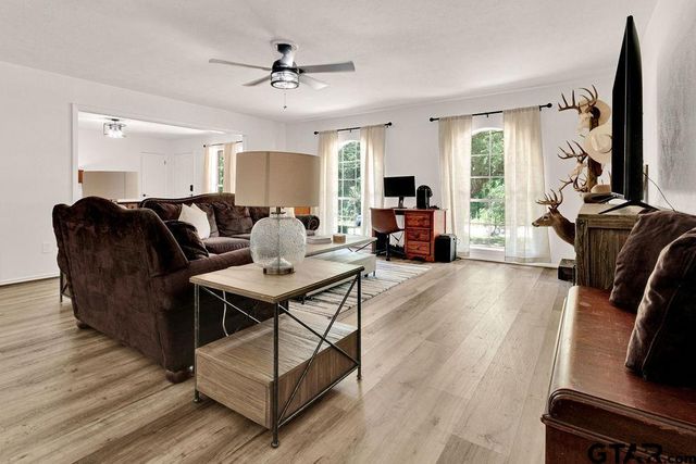 855 Avenue A, Canton, TX 75103