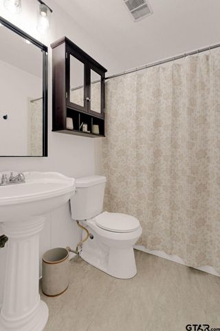 855 Avenue A, Canton, TX 75103