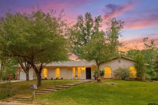 855 Avenue A, Canton, TX 75103