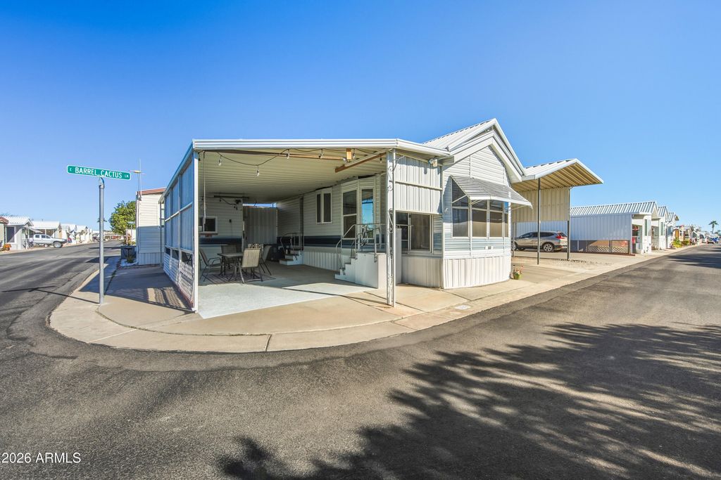 102 E BARREL CACTUS Lane, Florence, AZ 85132