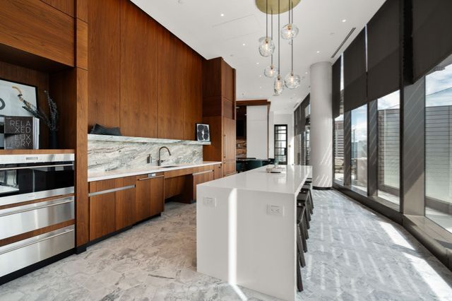 682 Atlantic Ave 4905, Boston, MA 02111