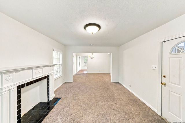 2451 W HUISACHE AVE, San Antonio, TX 78228