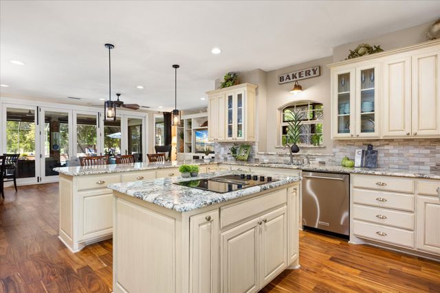 10020 Flight Plan Drive, Granbury, TX 76049