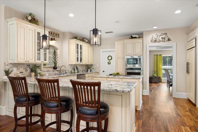 10020 Flight Plan Drive, Granbury, TX 76049