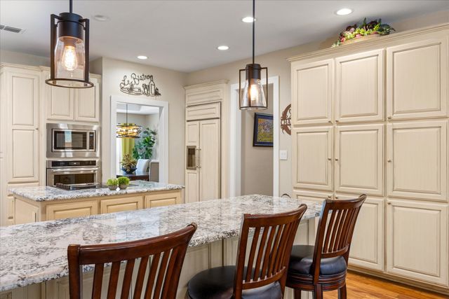 10020 Flight Plan Drive, Granbury, TX 76049