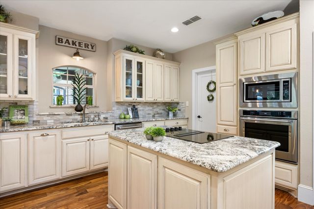 10020 Flight Plan Drive, Granbury, TX 76049