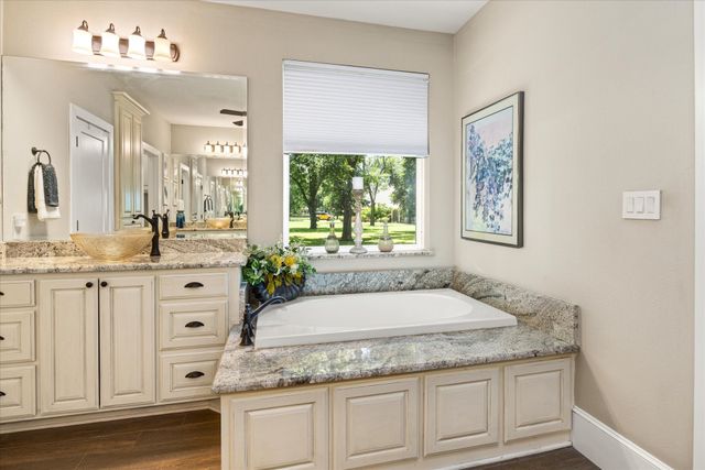 10020 Flight Plan Drive, Granbury, TX 76049