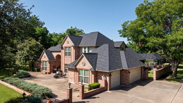 10020 Flight Plan Drive, Granbury, TX 76049